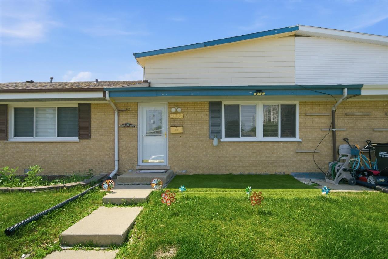 9005 Sherry Ln., Des Plaines, IL 60016