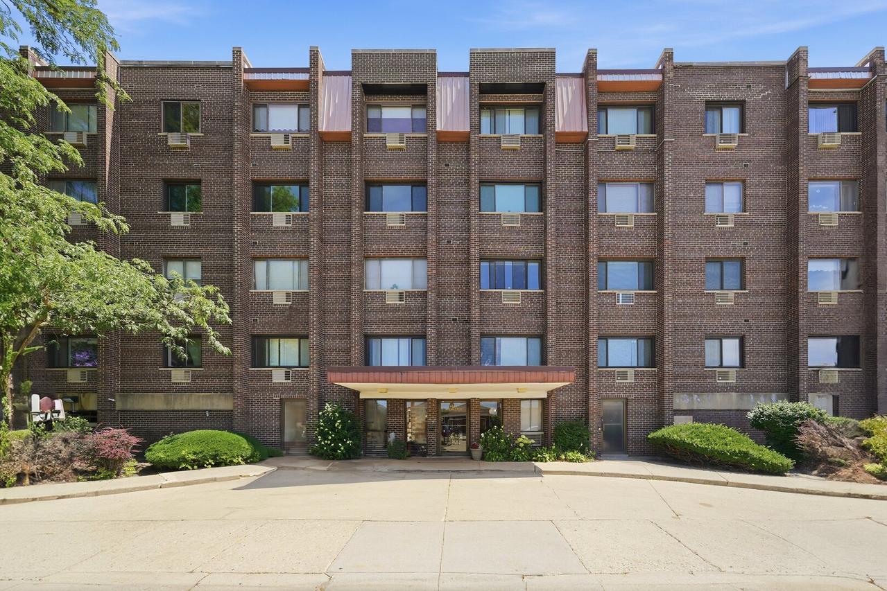 4623 N Chester Ave. #103W, Chicago, IL 60656