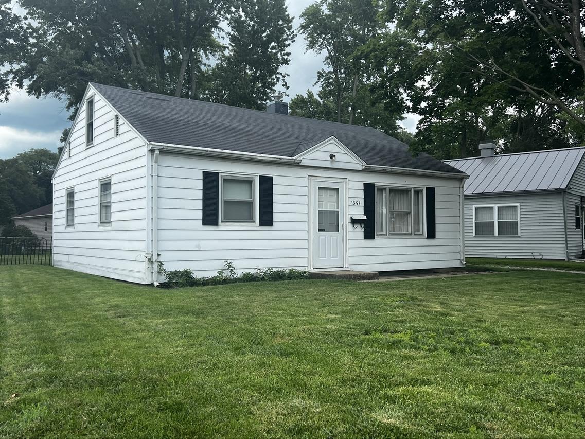 1353 Fairlawn Dr., Rantoul, IL 61866