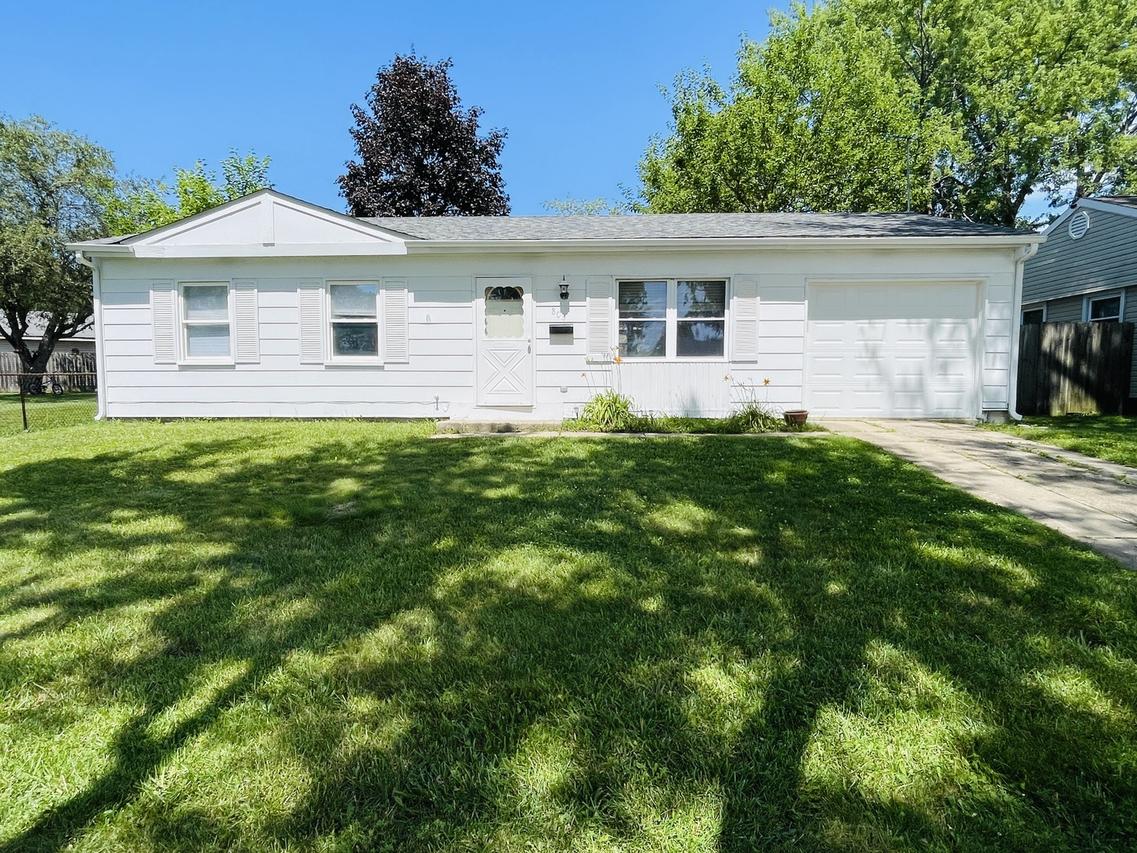808 Sunset Cir., Streamwood, IL 60107