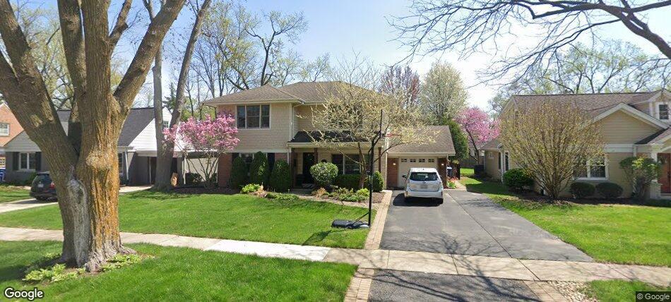 21 Mohawk Dr., Clarendon Hills, IL 60514