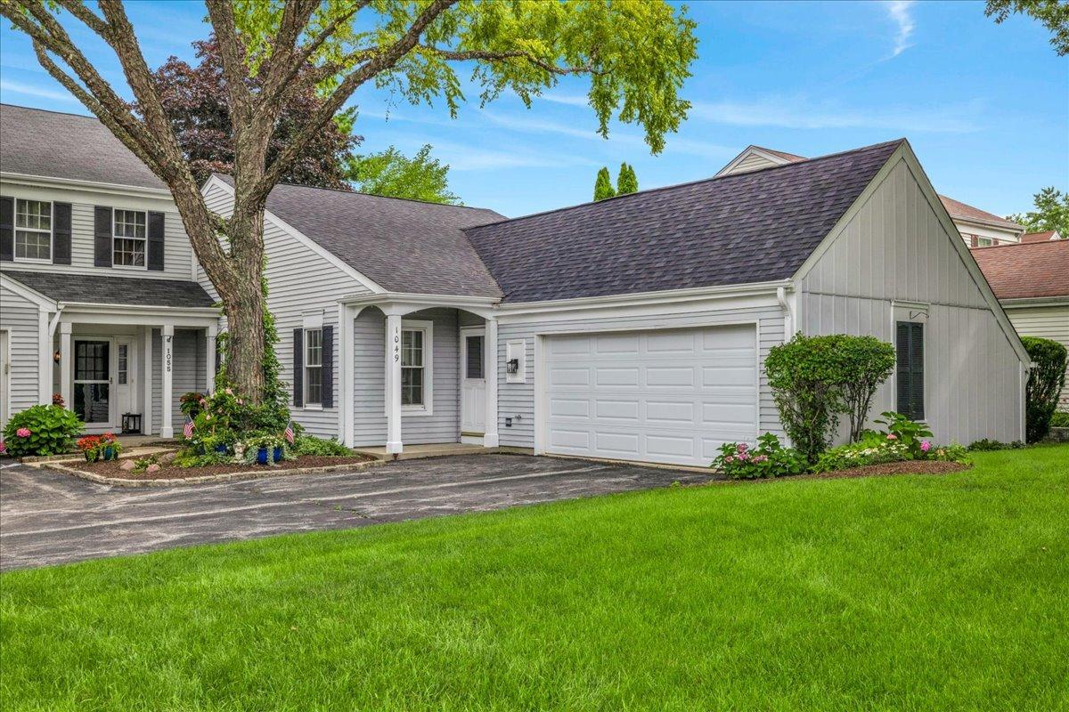 1049 Oswego Rd., Naperville, IL 60540