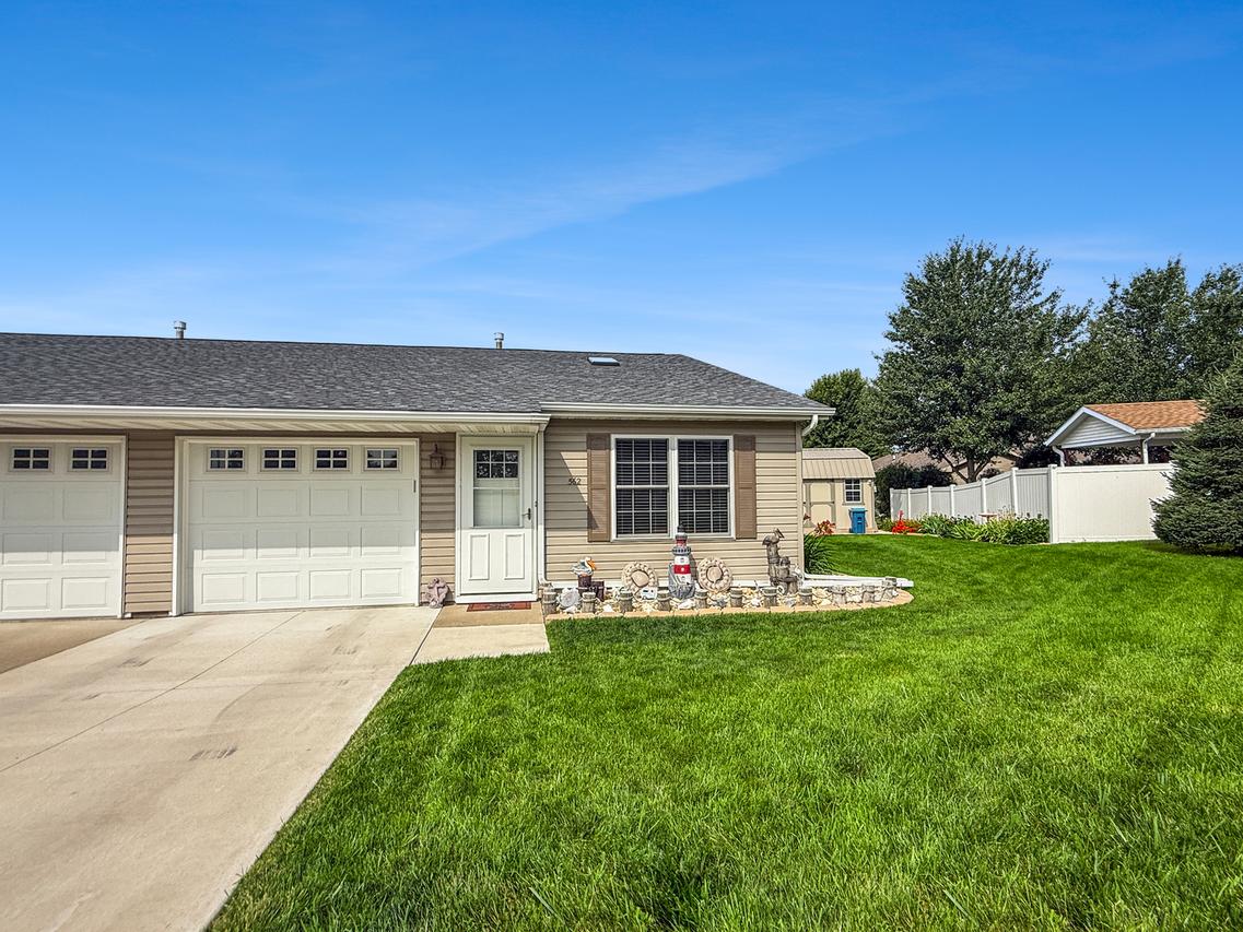 562 Pine Meadow Dr., Dixon, IL 61021