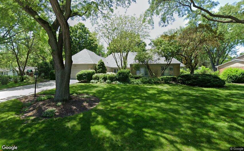 260 Old Mill Rd., Barrington, IL 60010