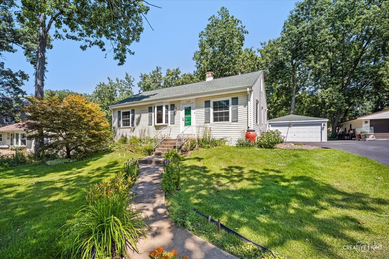 149 Edgebrook Rd., Wood Dale, IL 60191
