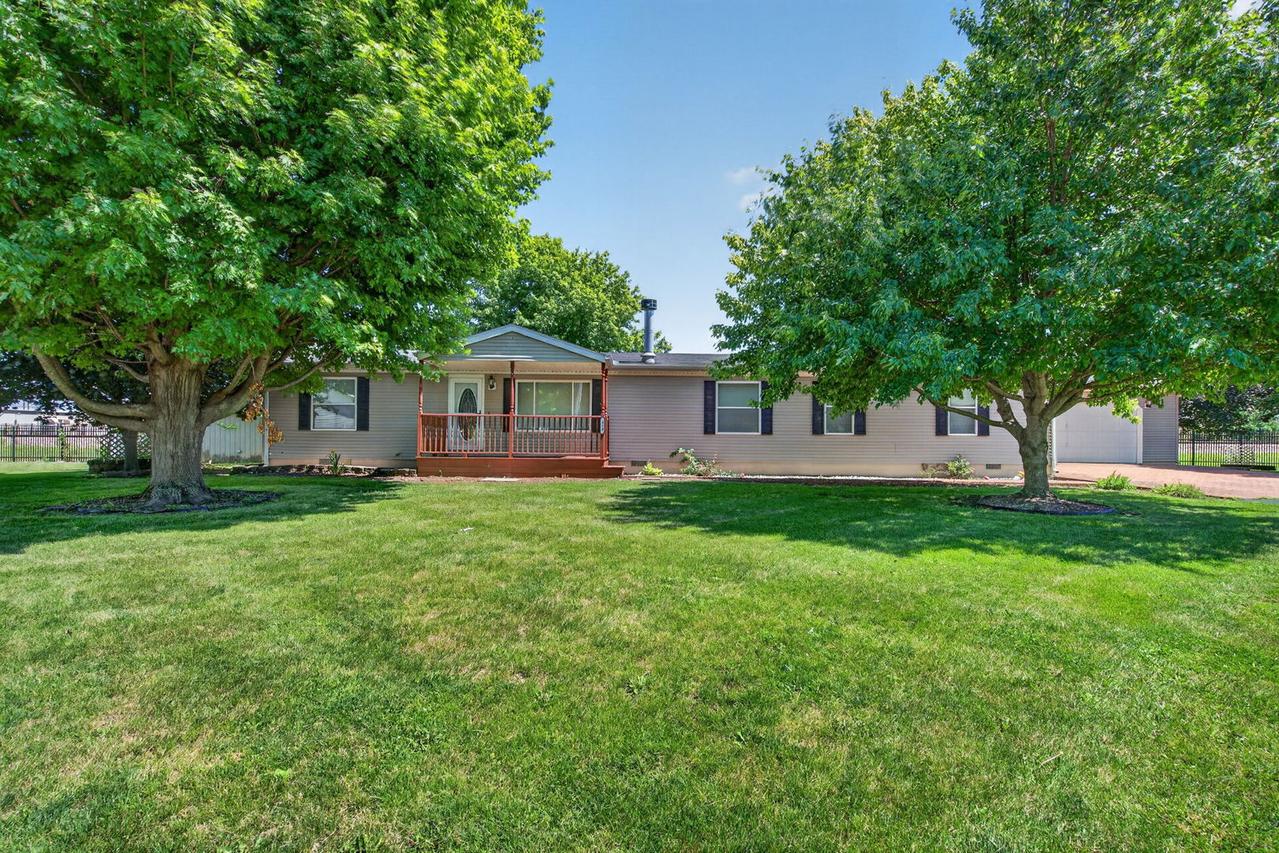 414 N Pine St., Gardner, IL 60424