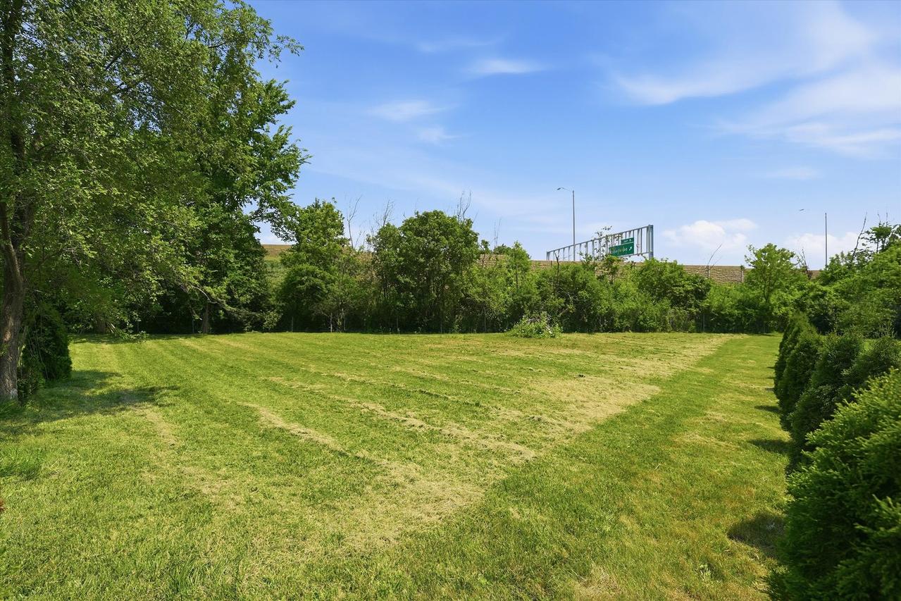 1675 Seward St., Schaumburg, IL 60172