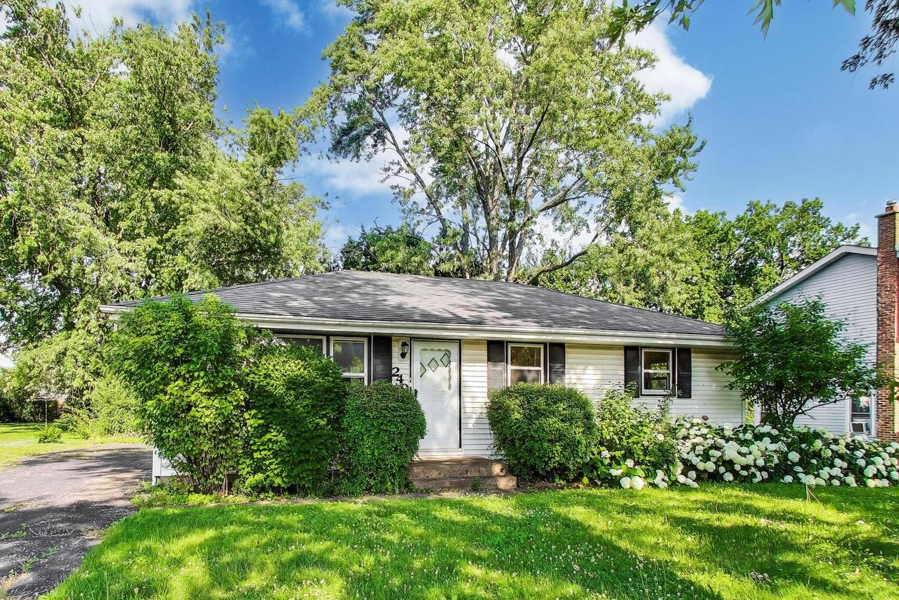249 Sunrise Ave., Willowbrook, IL 60527