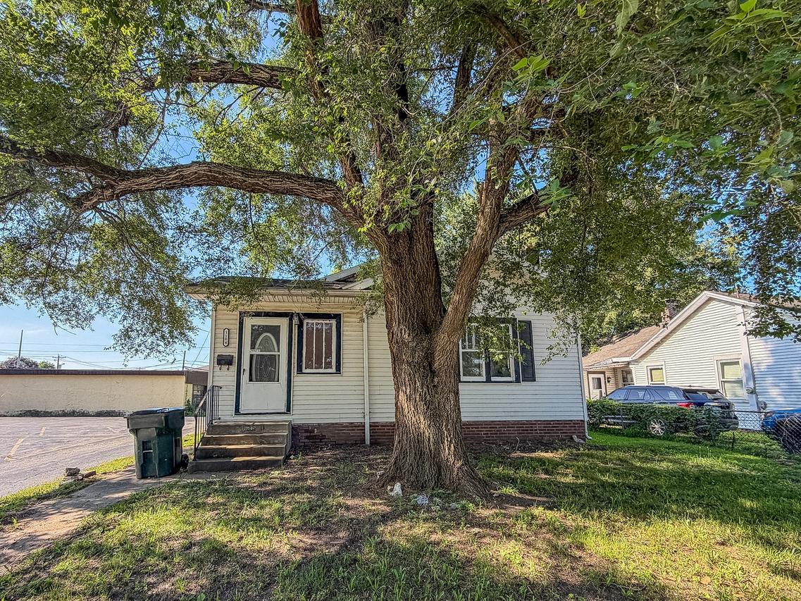 1104 W Williams St., Danville, IL 61832