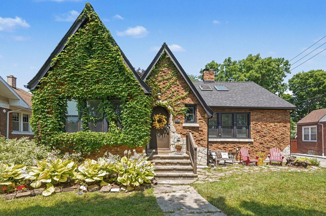 1009 John St., Joliet, IL 60435