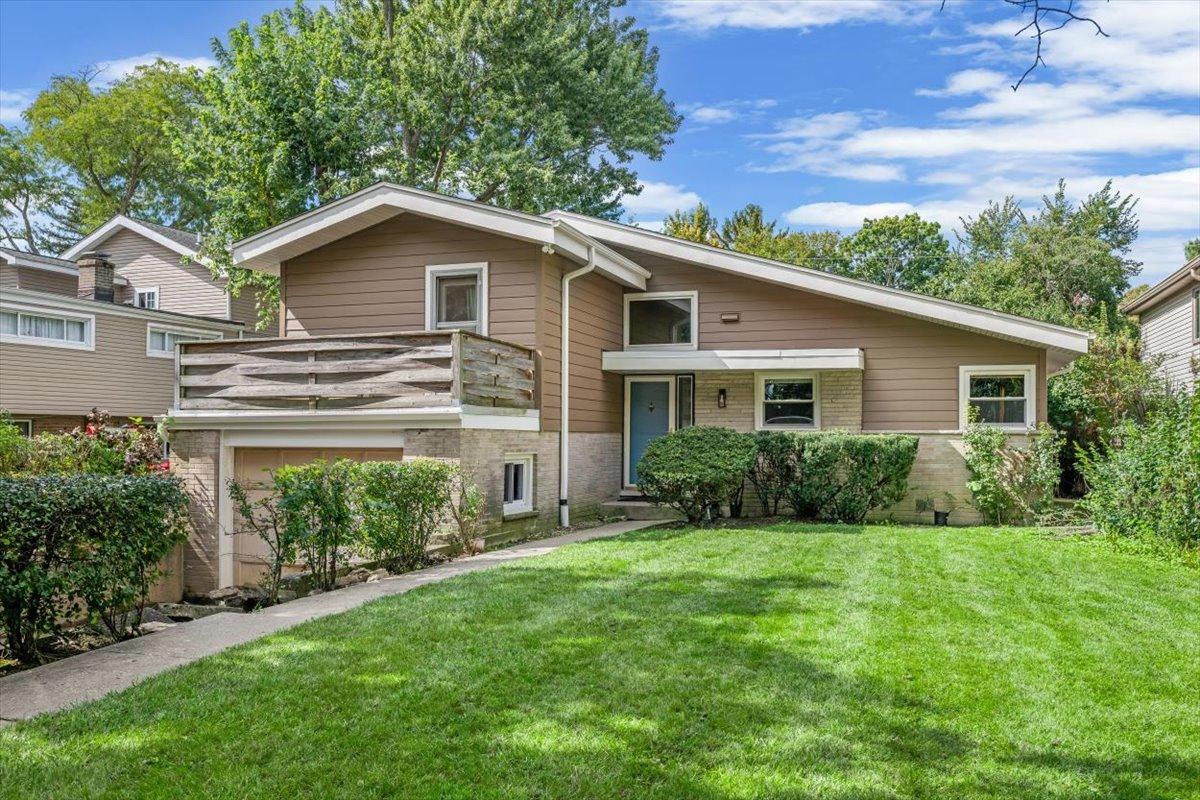 1326 Cavell Ave., Highland Park, IL 60035