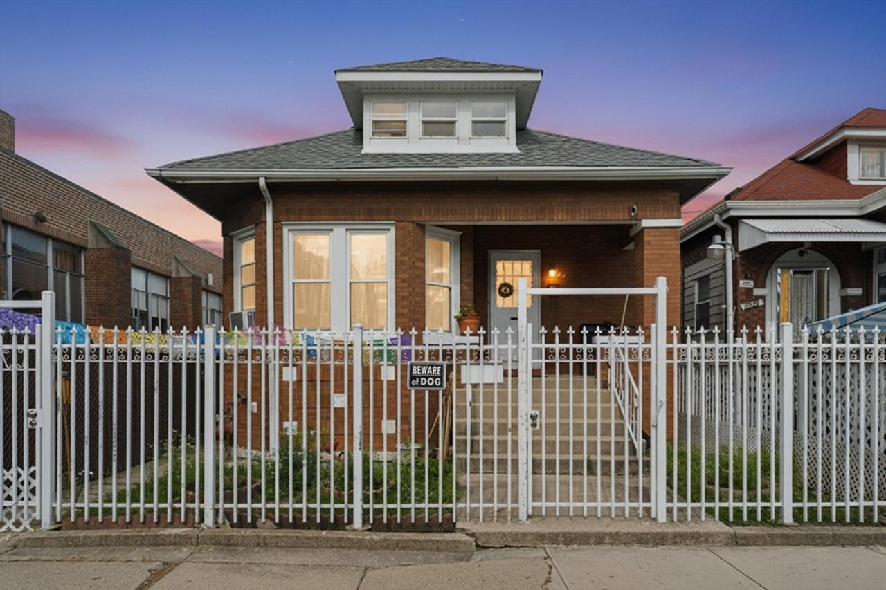 5944 S Albany Ave., Chicago, IL 60629