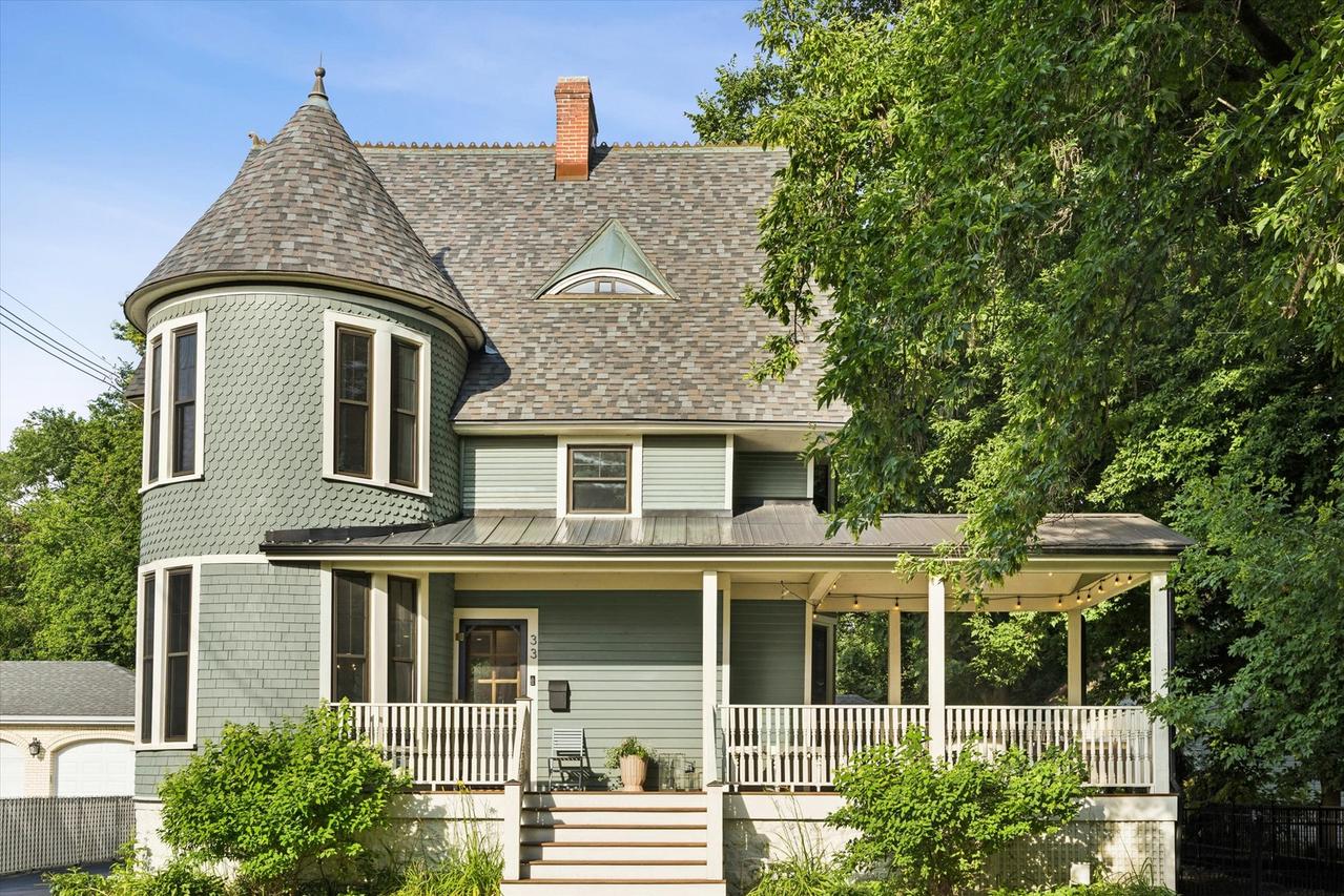 33 S Cowley Rd., Riverside, IL 60546
