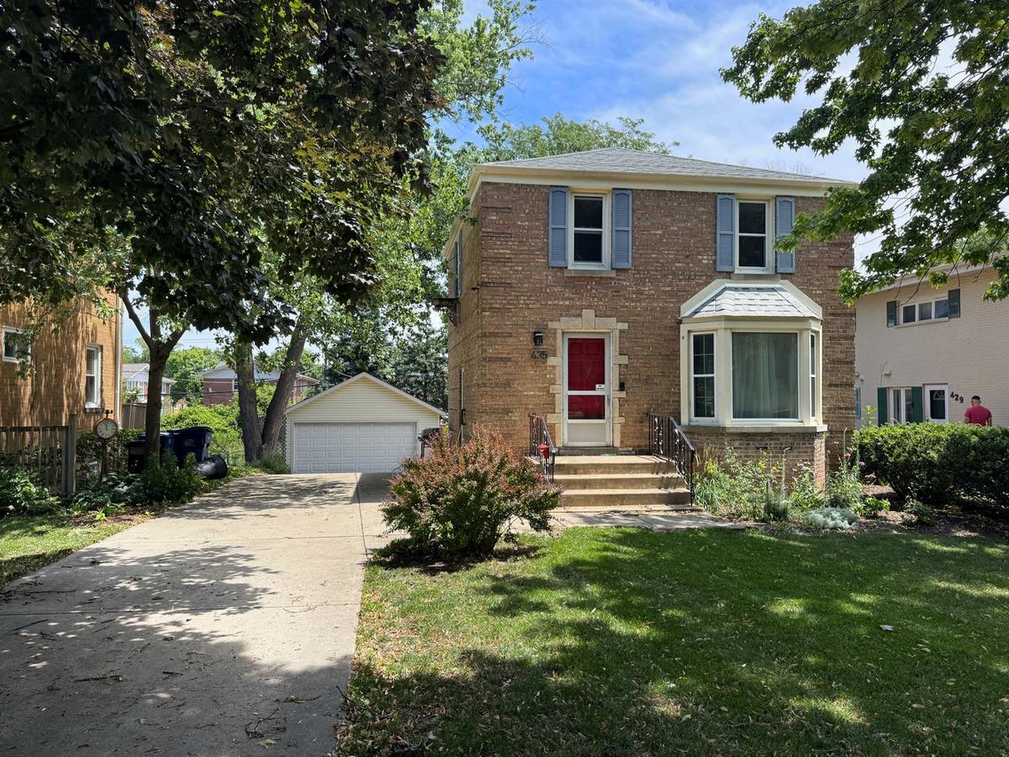 435 N Princeton Ave., Villa Park, IL 60181