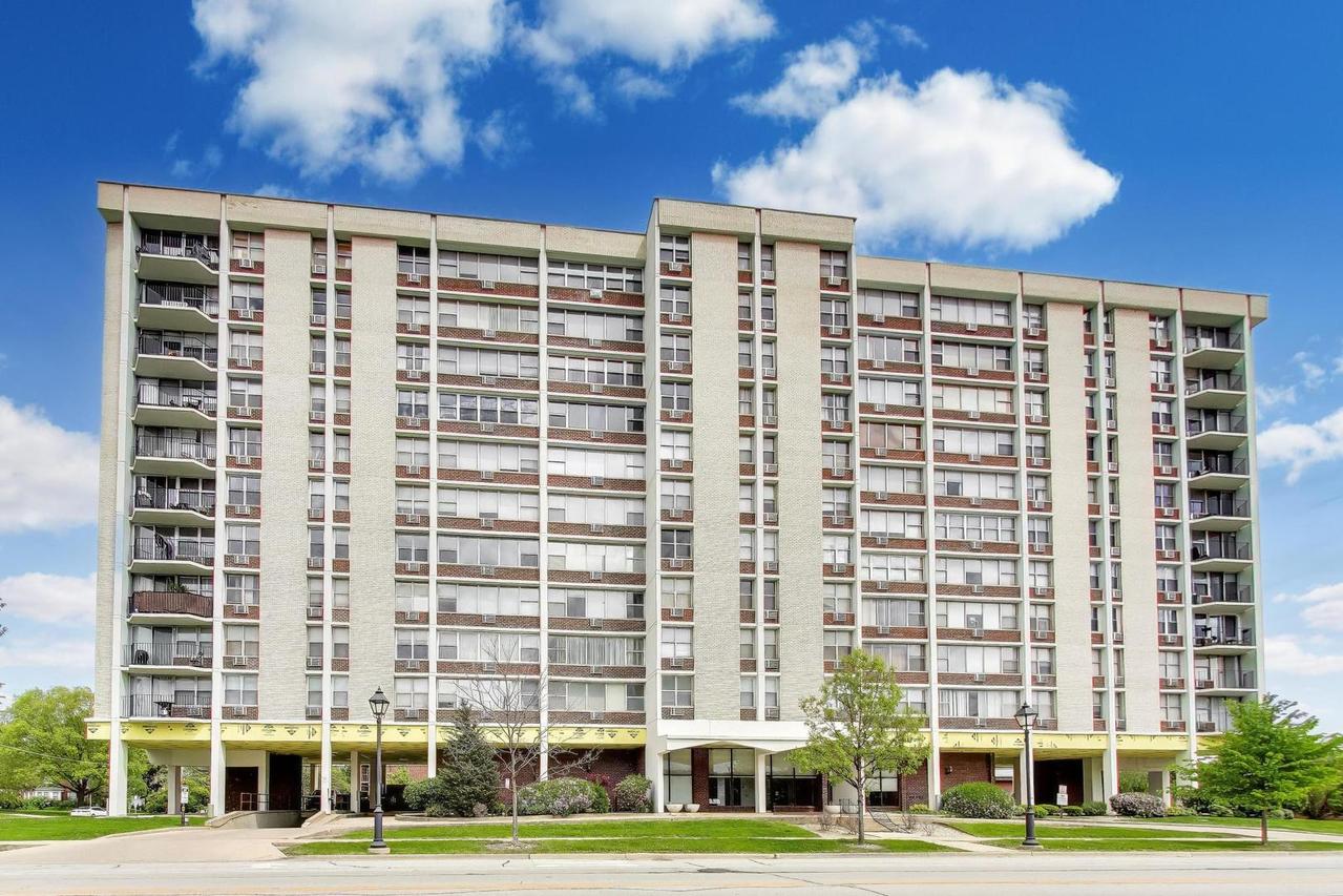 33 N Main St. #5B, Lombard, IL 60148