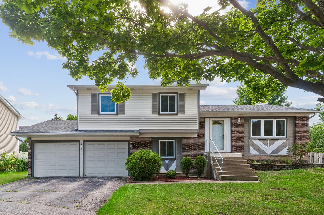 4691 Huntington Blvd., Hoffman Estates, IL 60192