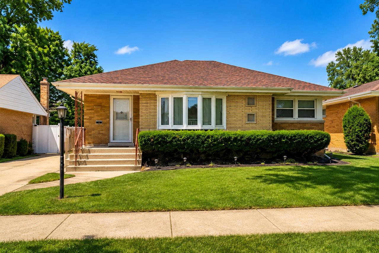 1446 Highridge Pkwy., Westchester, IL 60154