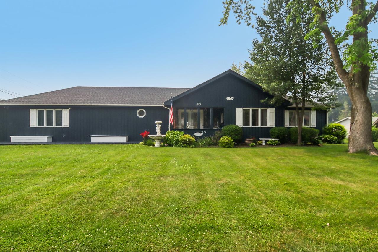 117 Kent Ave., Wauconda, IL 60084