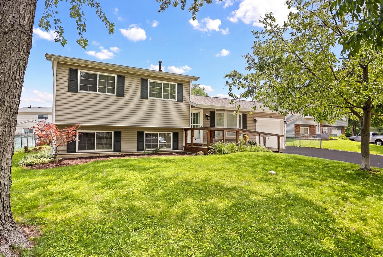 148 Bedford Rd., Bolingbrook, IL 60440
