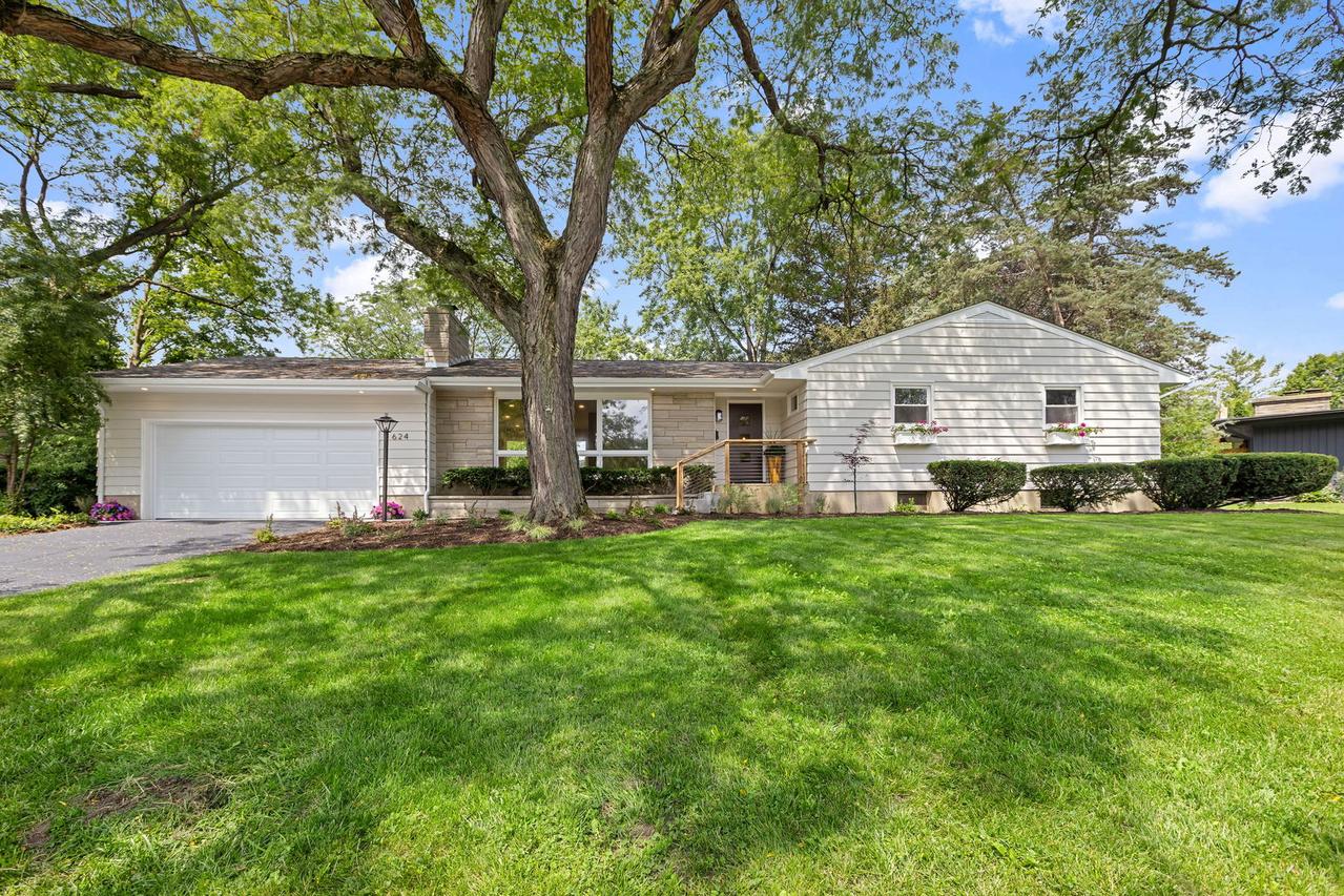 624 Willow Ln., Geneva, IL 60134