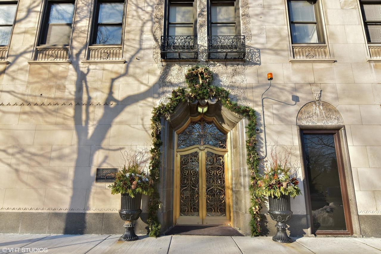 2000 N Lincoln Park West Pkwy. #905, Chicago, IL 60614