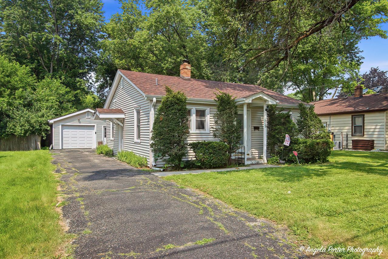 1019 N Madison St., Woodstock, IL 60098