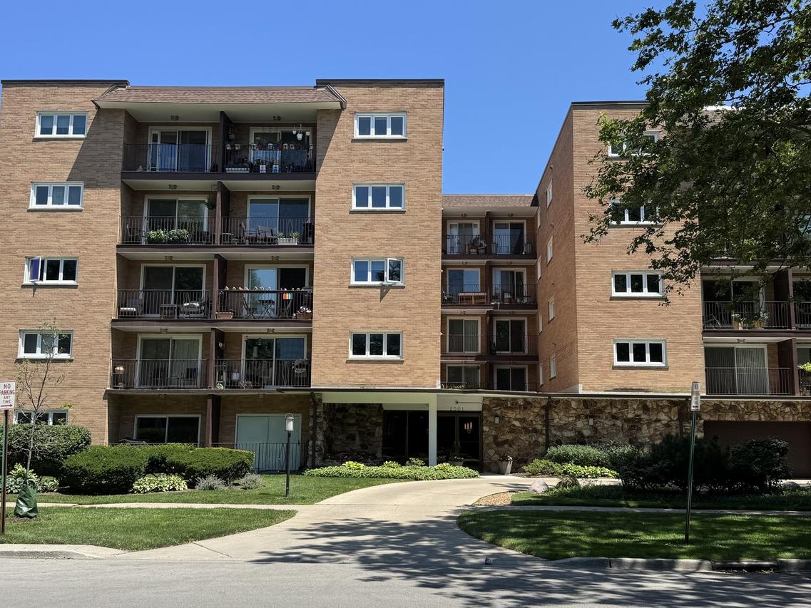 2001 Sherman Ave. #506, Evanston, IL 60201