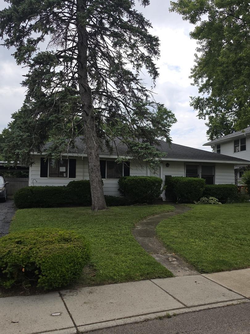 2327 Arrow St., Carpentersville, IL 60110
