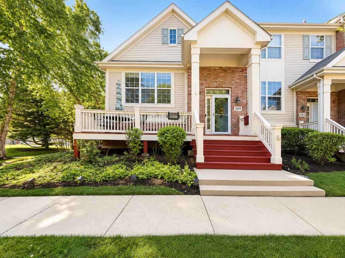 394 Broadmoor Ln., Bartlett, IL 60103