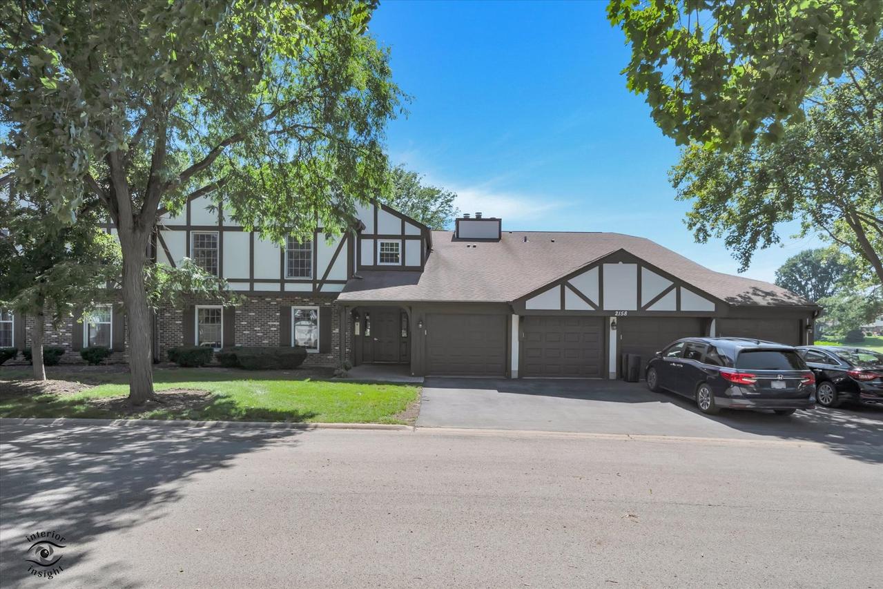 2158 Sunderland Ct. #201B, Naperville, IL 60565