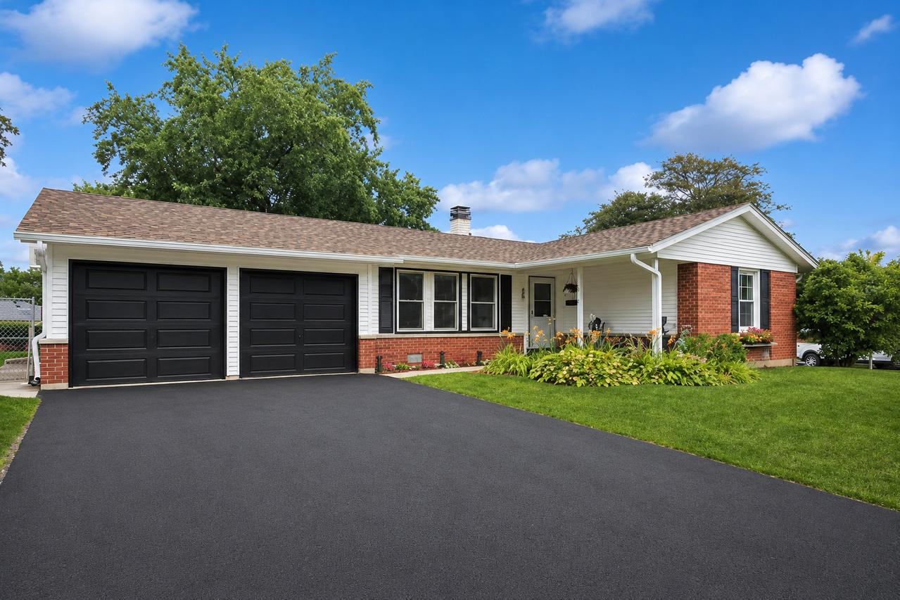680 Brantwood Ct., Elk Grove Village, IL 60007