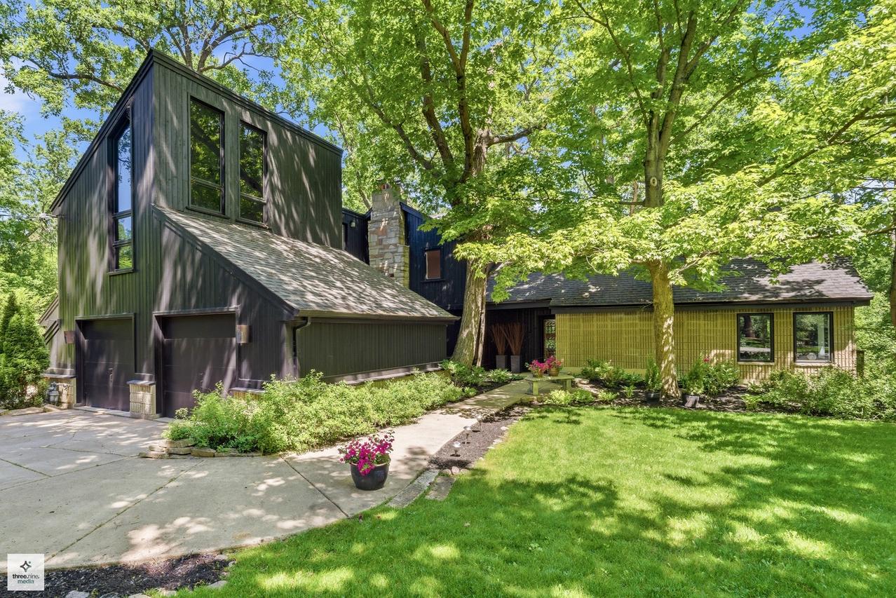 1341 Kenilwood Ln., Riverwoods, IL 60015