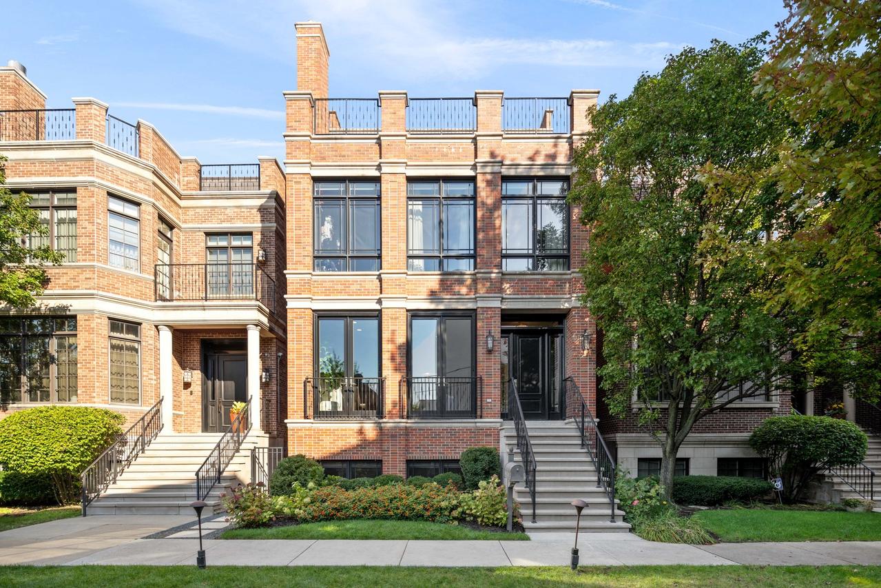 1634 W Surf St., Chicago, IL 60657