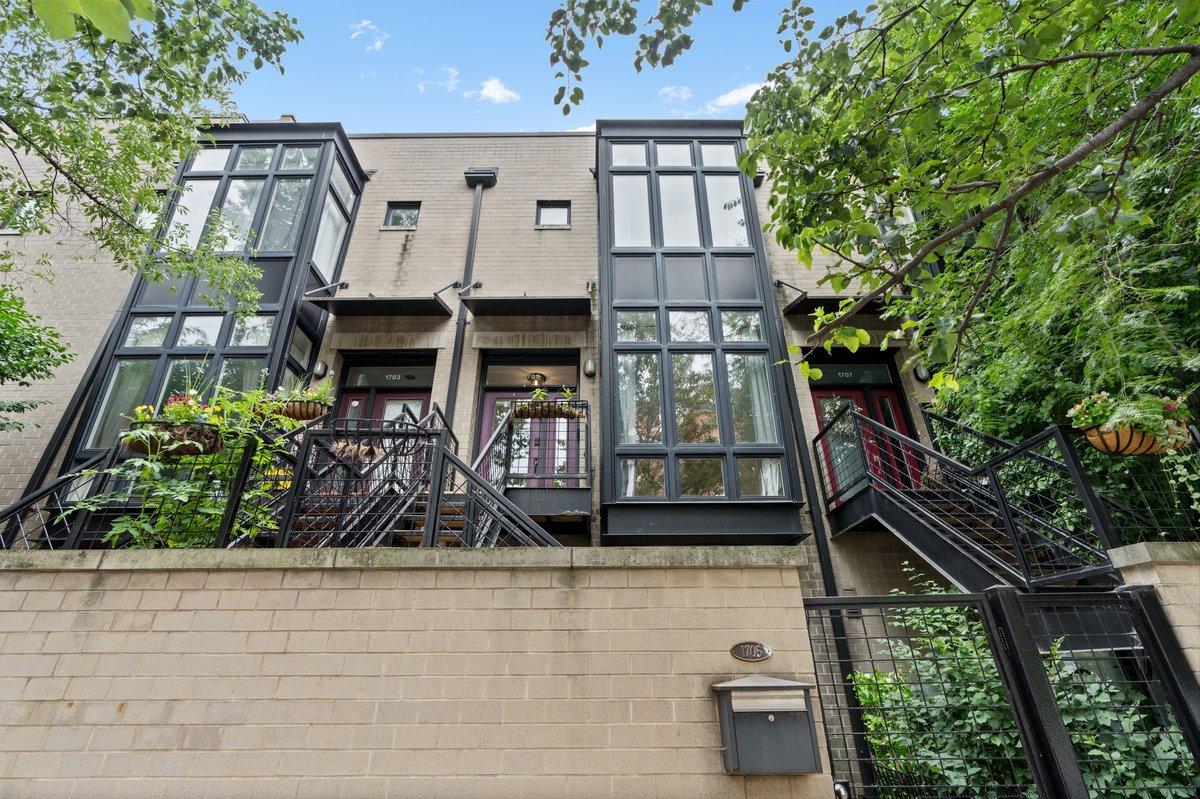 1705 W Diversey Pkwy., Chicago, IL 60614
