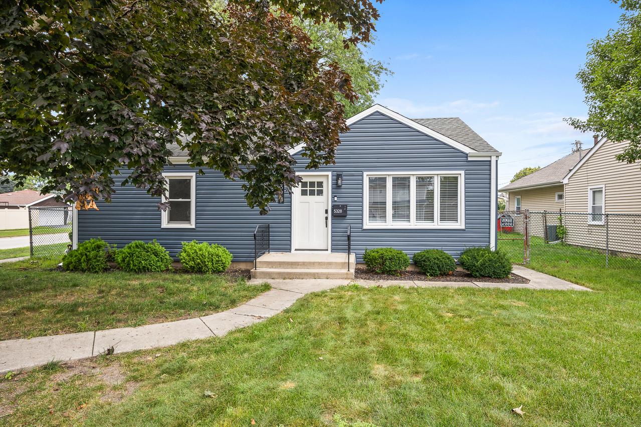 5328 Alexander Pl., Oak Lawn, IL 60453