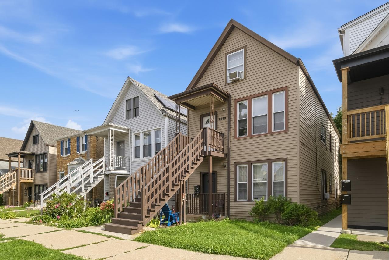 4849 W Ainslie St., Chicago, IL 60630