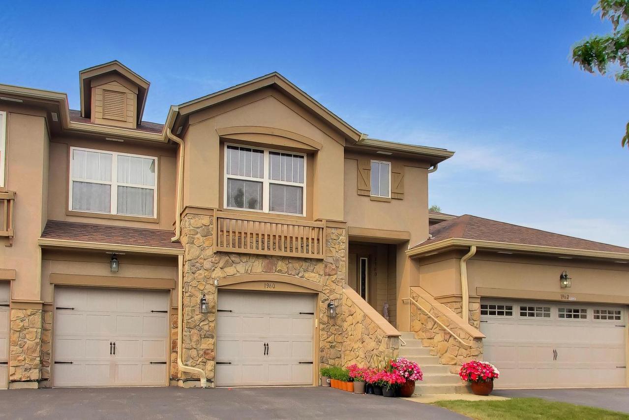 1960 Crenshaw Cir., Vernon Hills, IL 60061