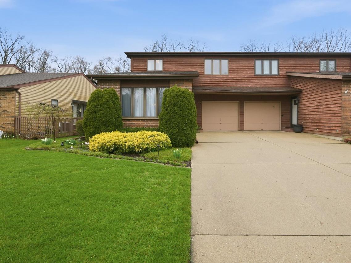 312 Brookdale Dr. #A, Bloomingdale, IL 60108