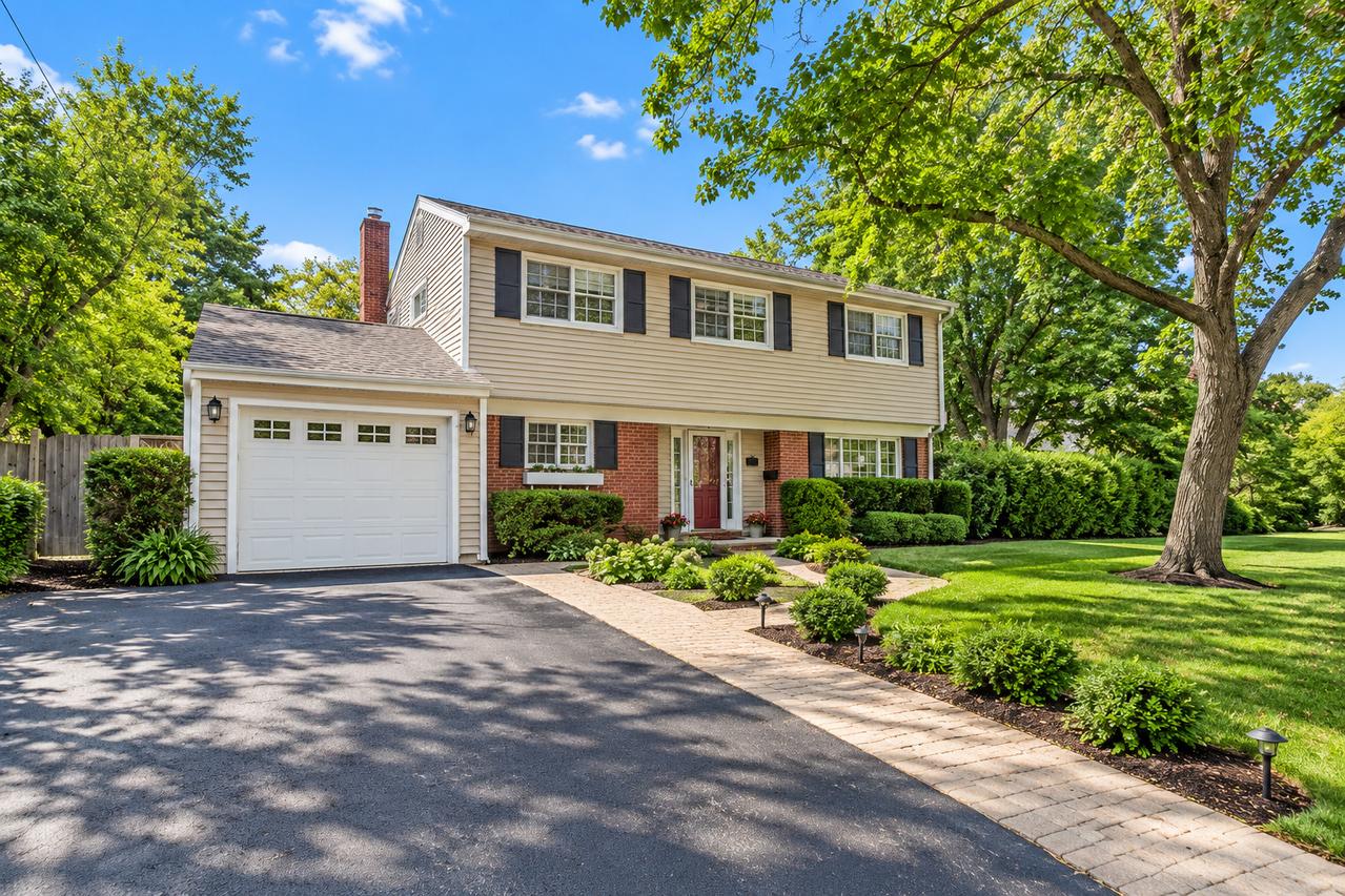 416 Kenmore Ave., Deerfield, IL 60015