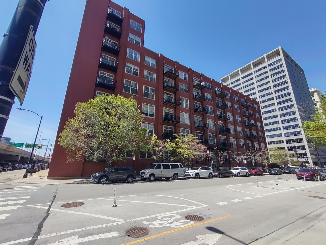 420 S Clinton St. #302, Chicago, IL 60607