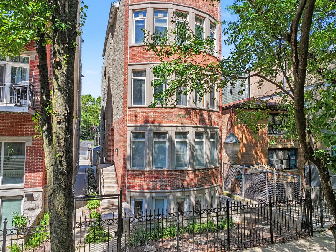 1320 N Cleveland Ave. #2, Chicago, IL 60610