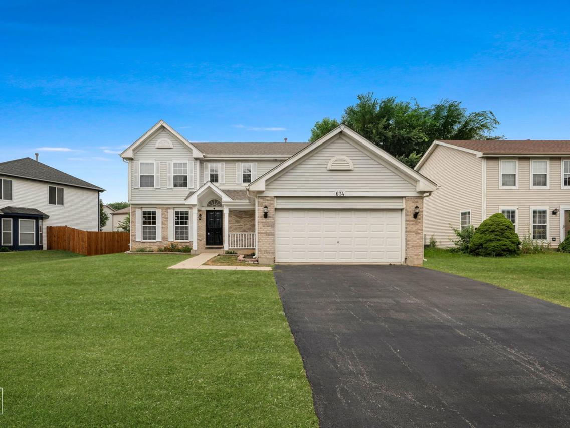 674 Maple Dr., Streamwood, IL 60107