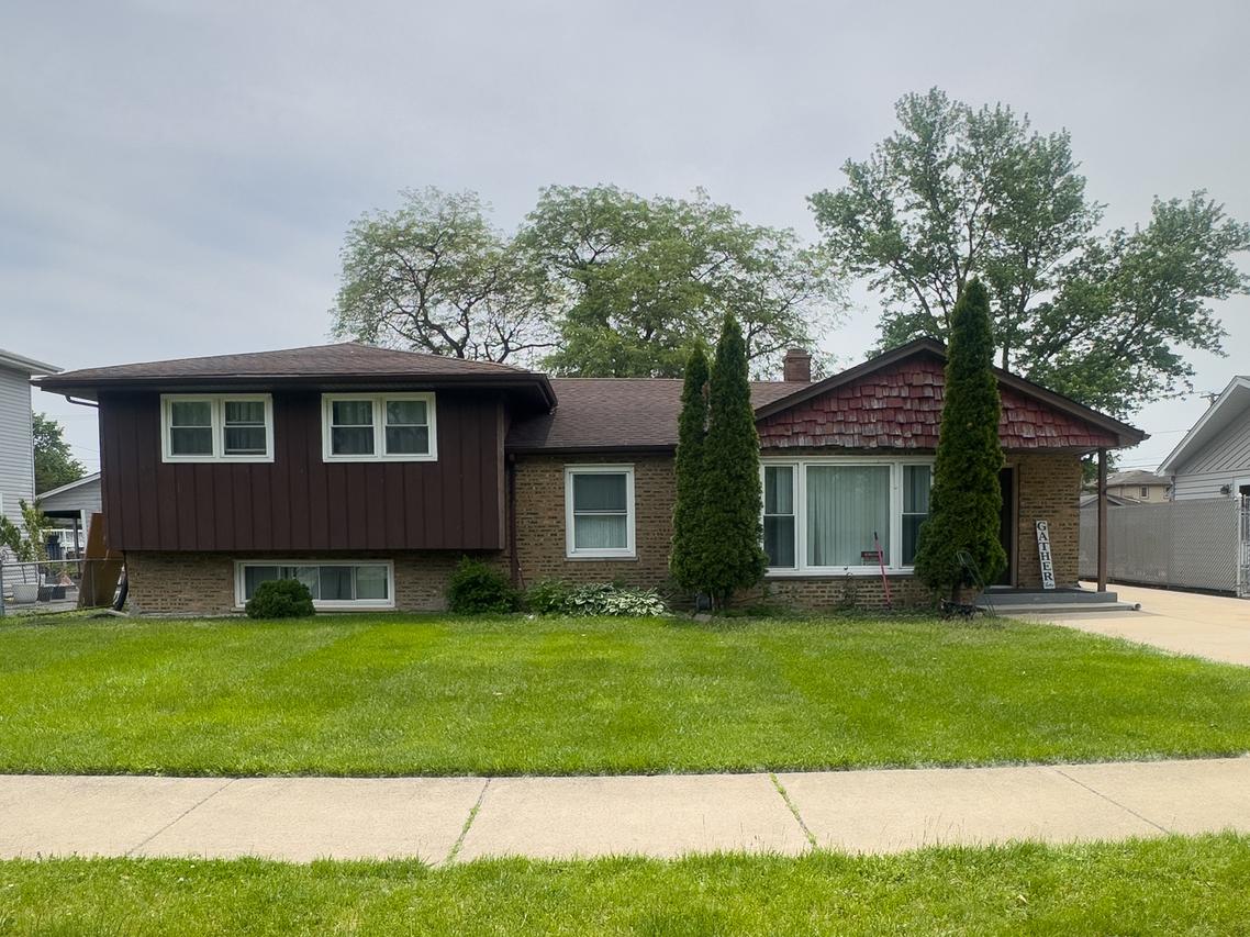 6709 W 88th Pl., Oak Lawn, IL 60453