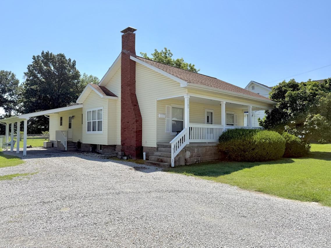 1109 S Court St., Marion, IL 62959
