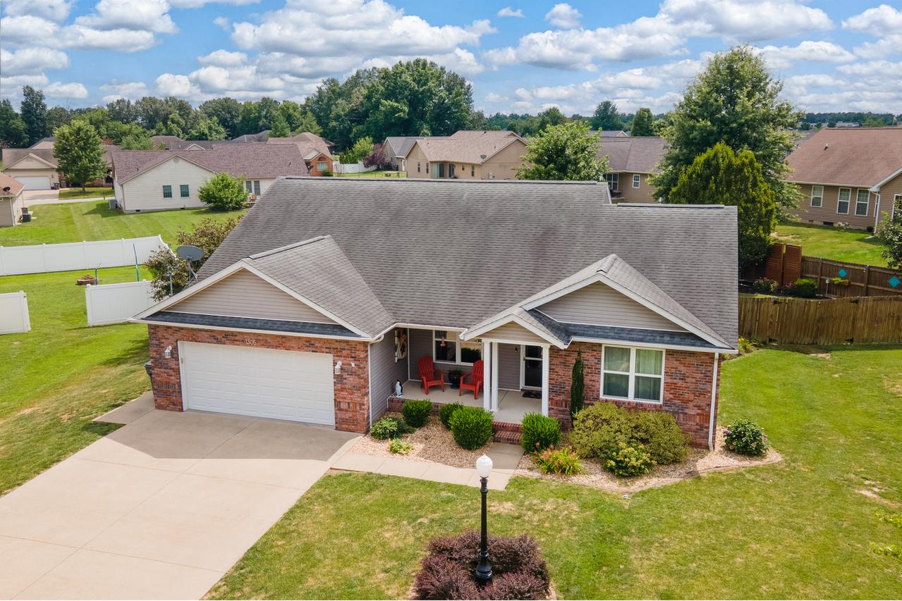 1305 Hillside Ct., Carterville, IL 62918