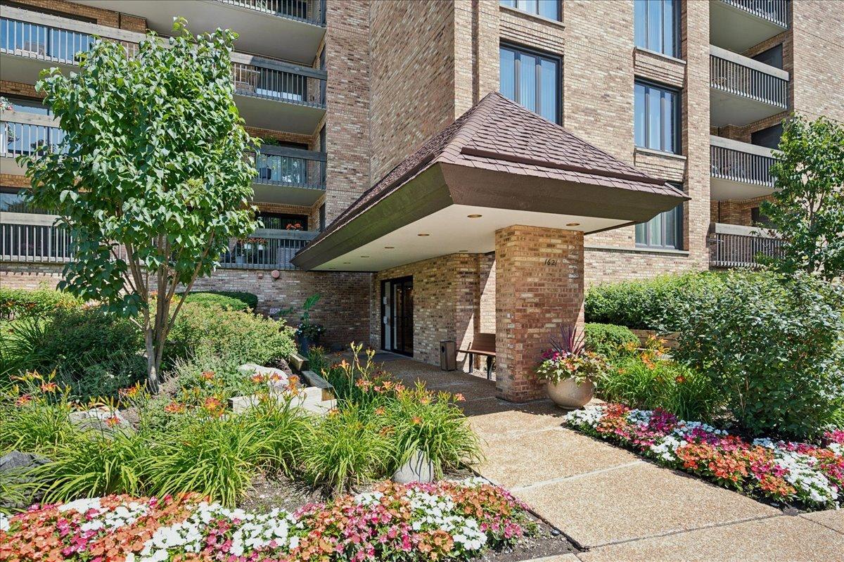 1621 Mission Hills Rd. #110, Northbrook, IL 60062
