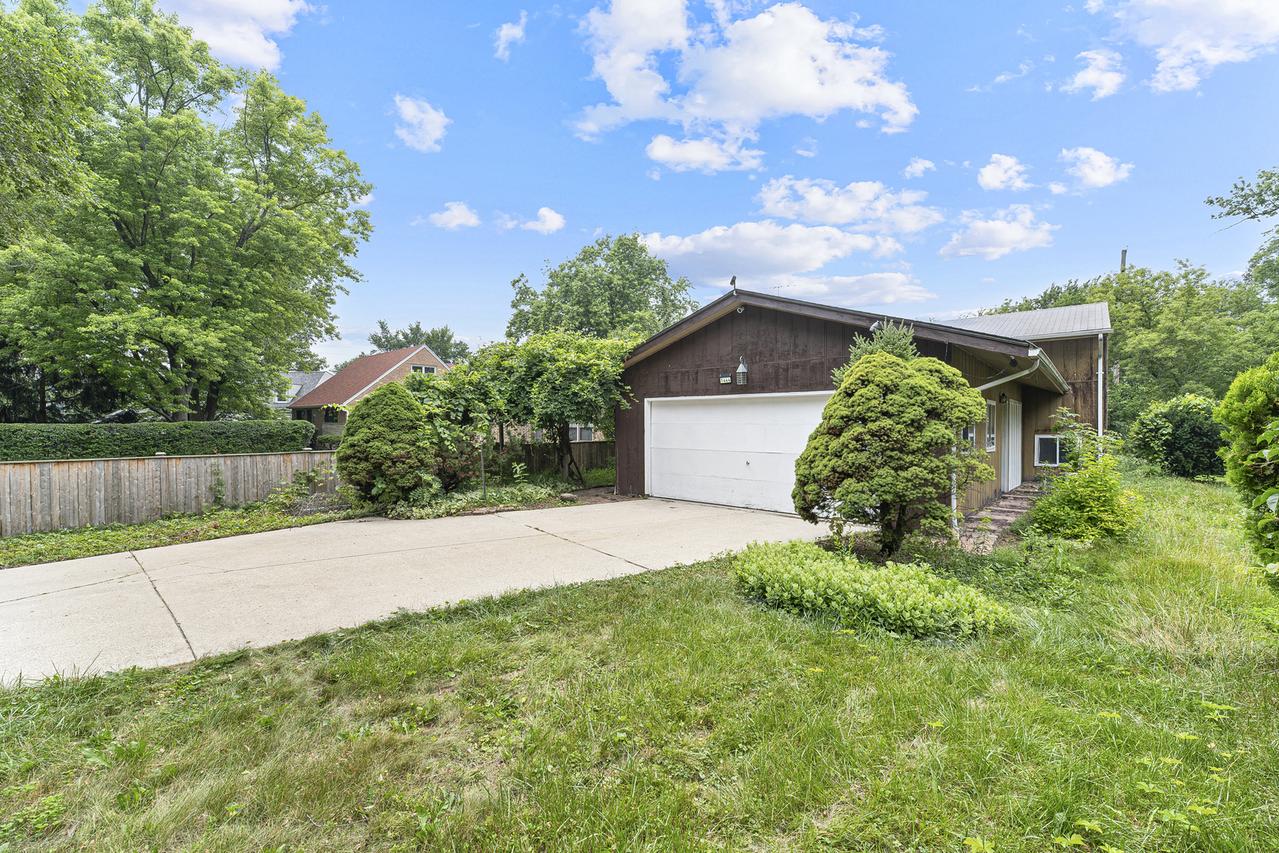 1444 Deerfield Pl., Highland Park, IL 60035