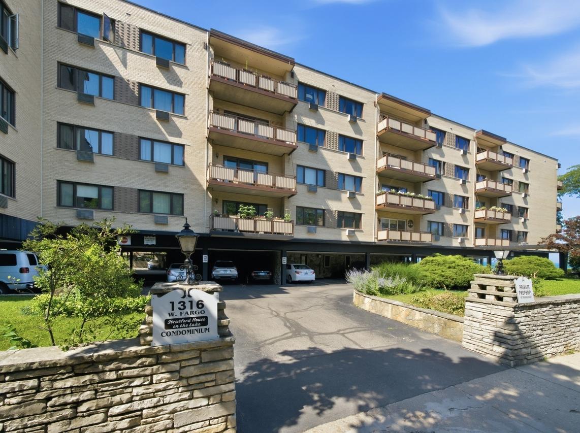 1316 W Fargo Ave. #403, Chicago, IL 60626