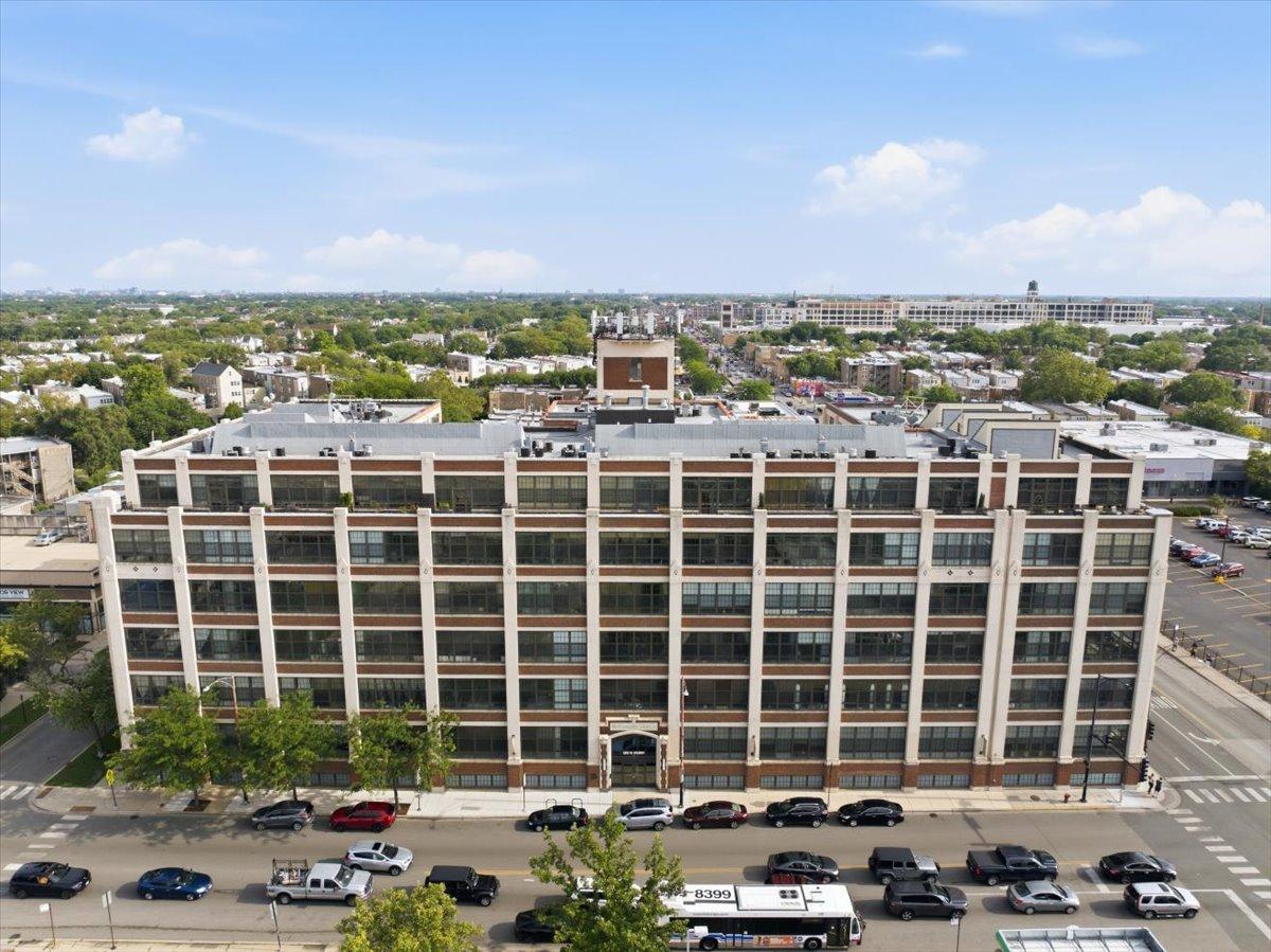 3963 W Belmont Ave. #211, Chicago, IL 60618