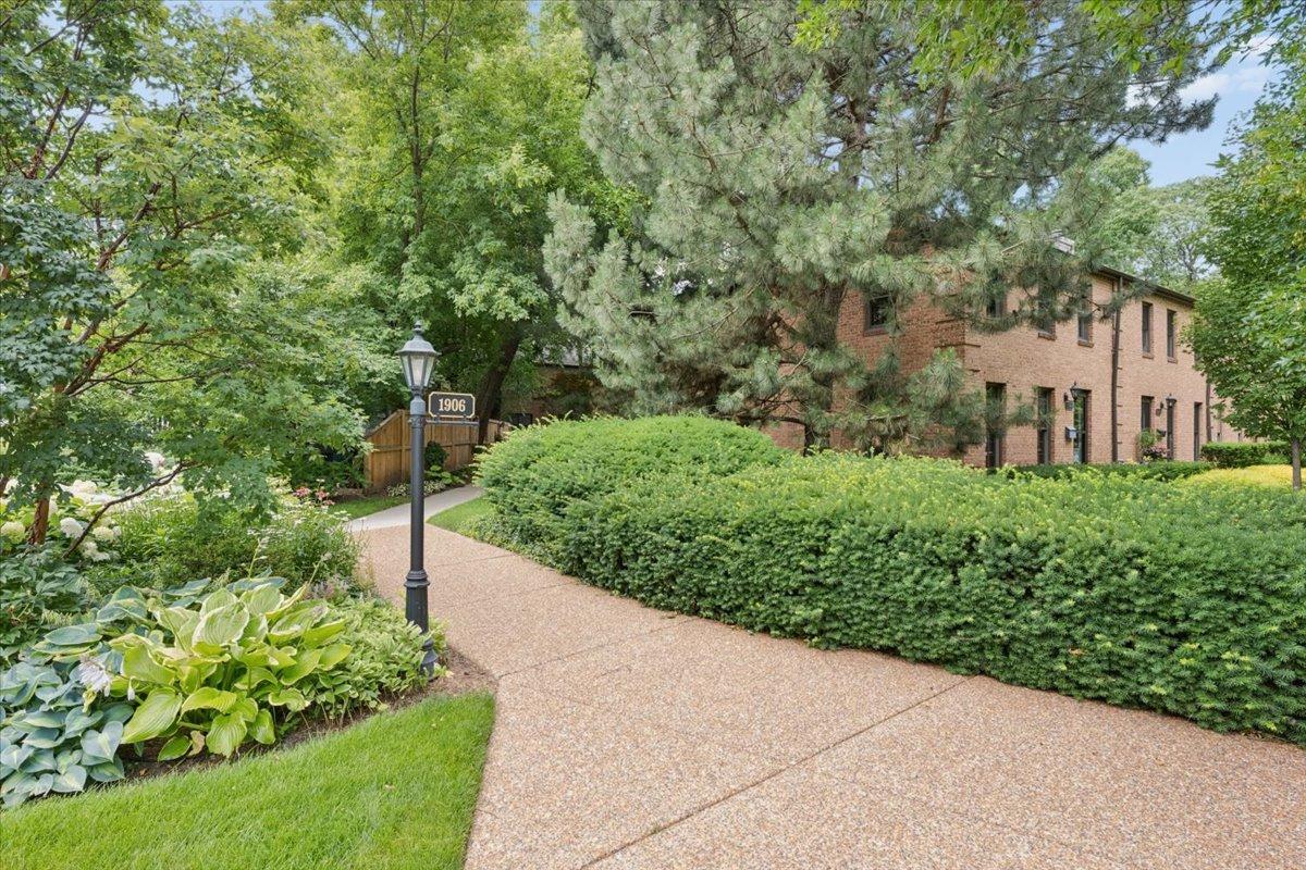 1906 Lincoln St. #C, Evanston, IL 60201
